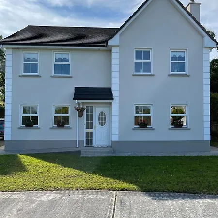 Holiday home Beautiful Four Bedroom Detached House