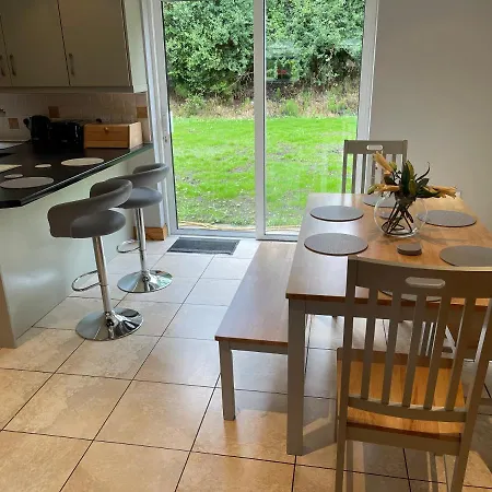 Beautiful Four Bedroom Detached House Holiday home County Leitrim